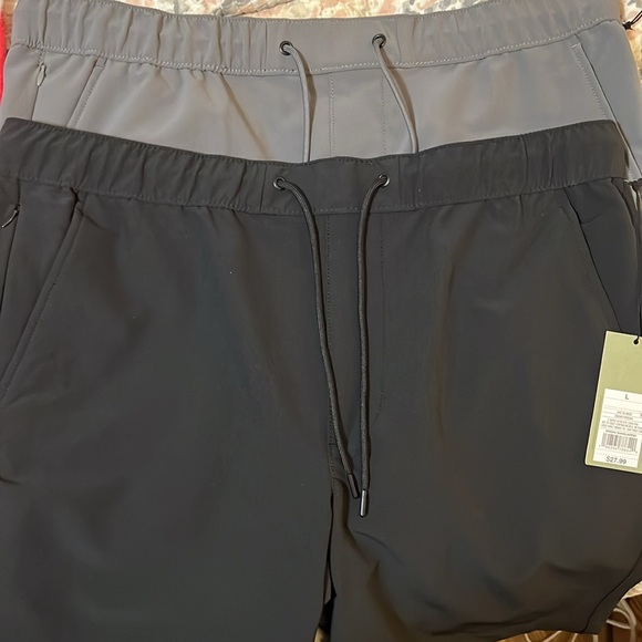 Set of Goodfellow & Co. Tech Jogger Shorts. - Picture 9 of 9
